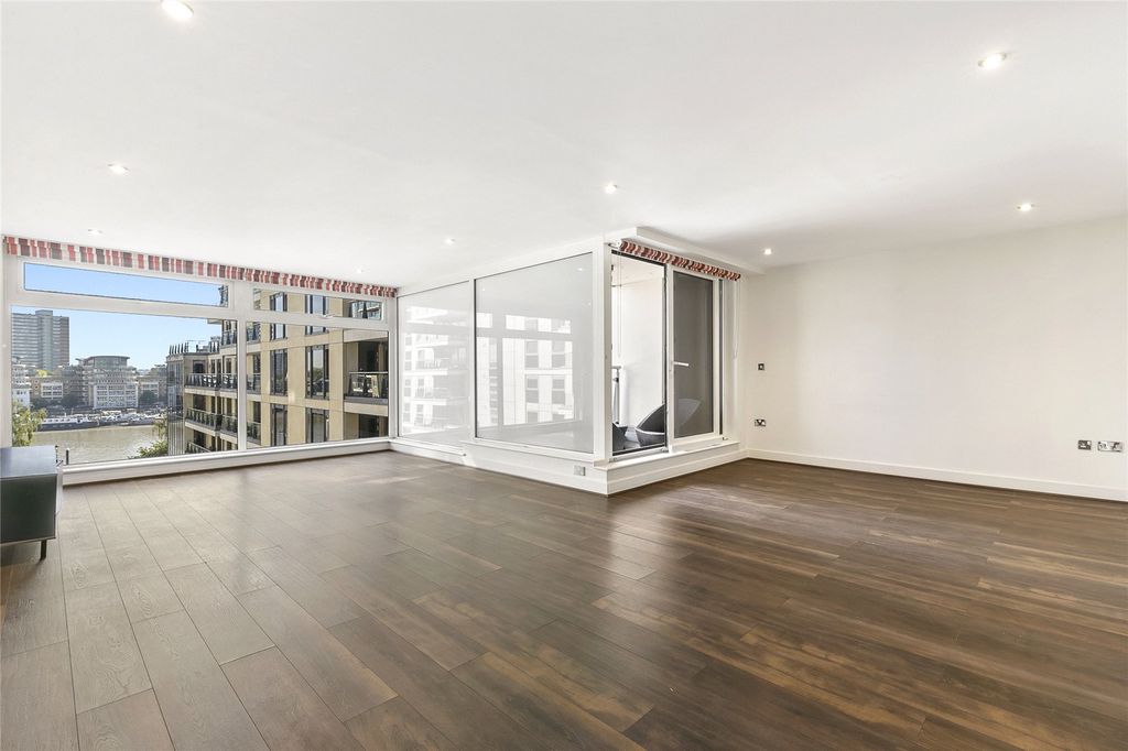 Property photo 1 of 17 Reception Room