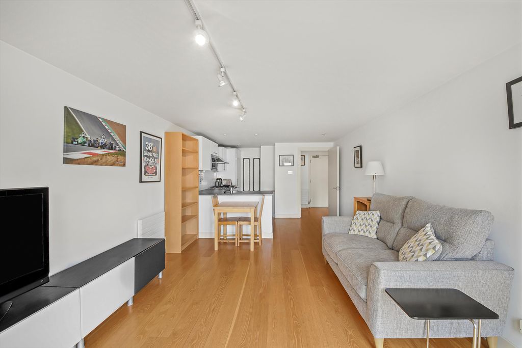 Property photo 2 of 7 Image