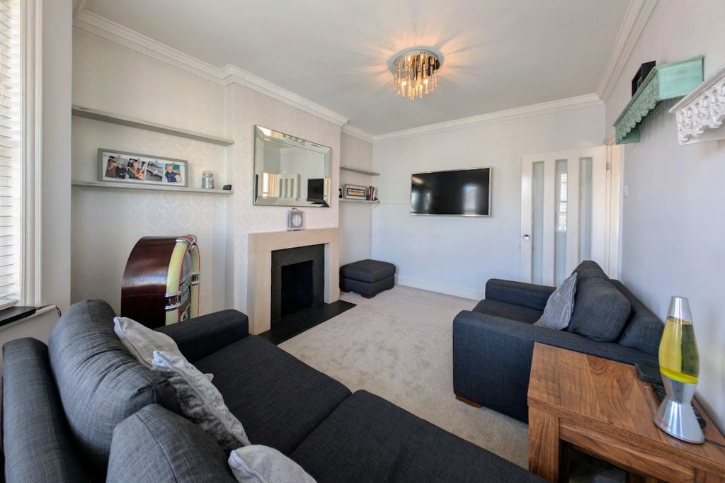 Property photo 2 of 15