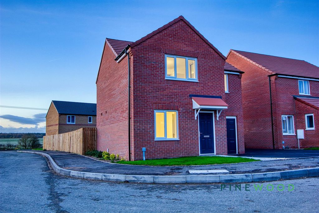 Property photo 2 of 21 Front