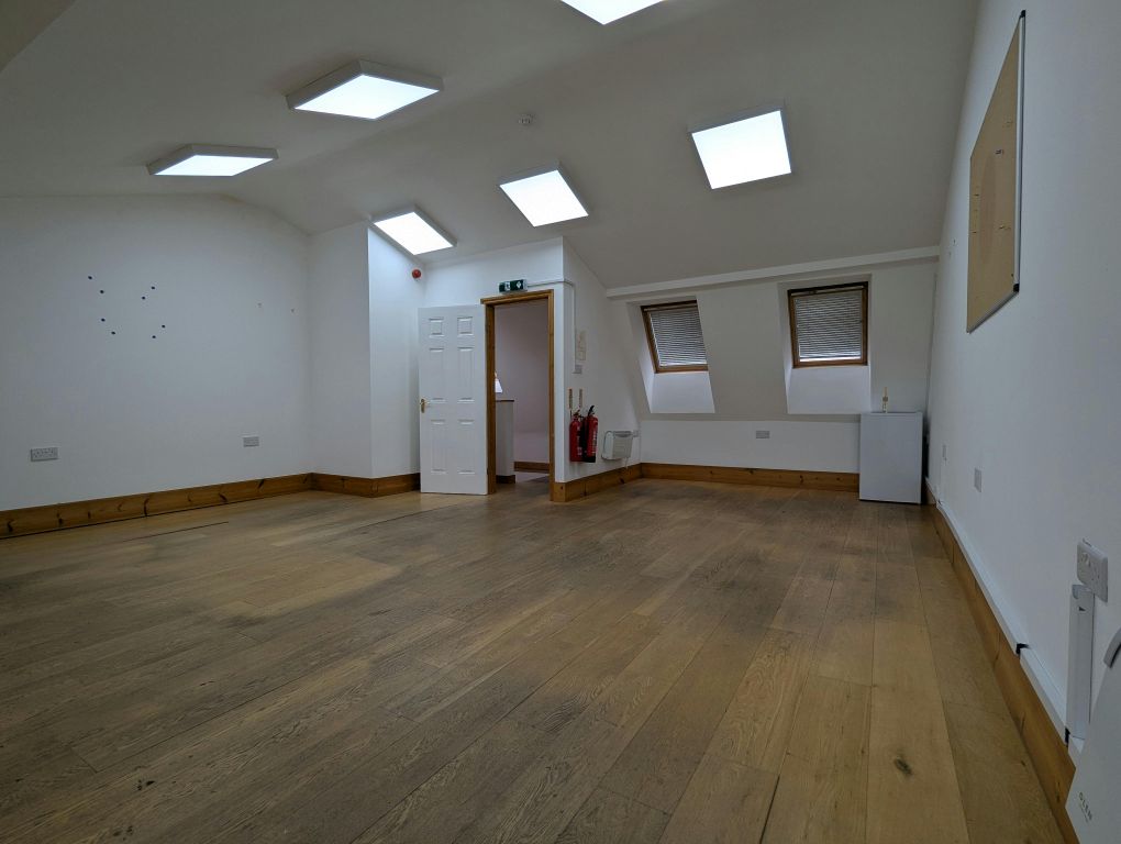 Property photo 2 of 11 Pxl_20250409_130848162.Jpg