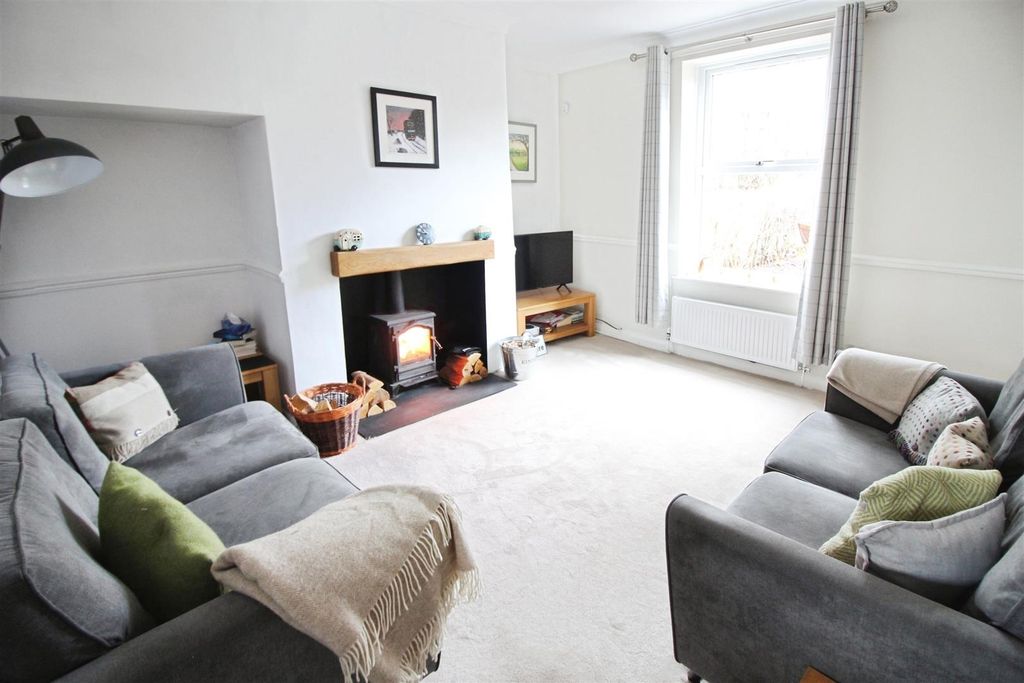 Property photo 2 of 21 Lounge