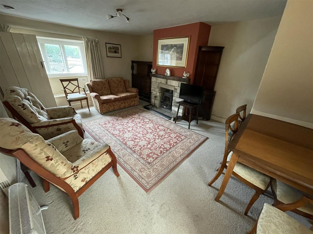 Property photo 2 of 12