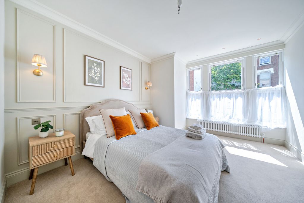 Property photo 2 of 9 1496101-16-6A69Ec...