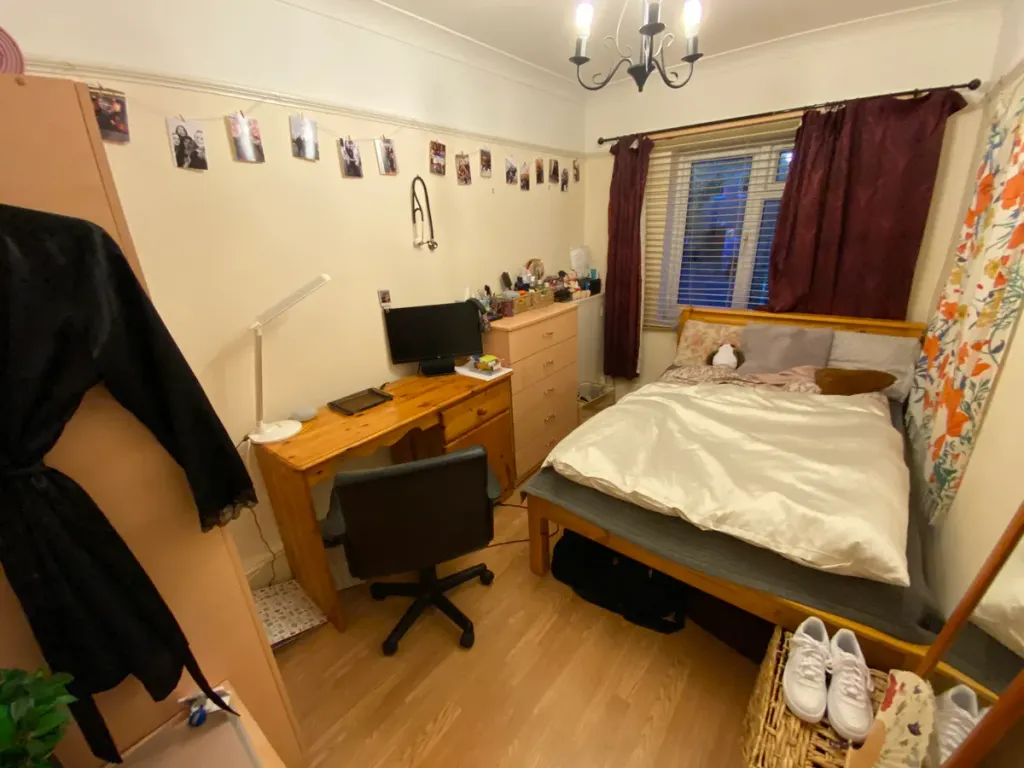 Property photo 2 of 9 Images