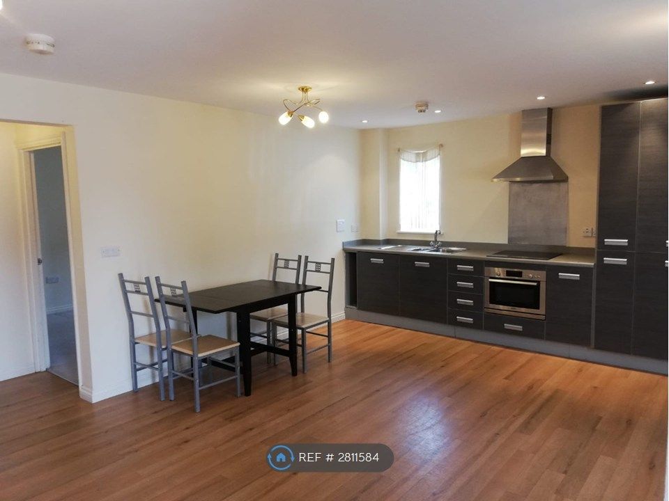 Property photo 3 of 5 Lounge / Kitchen