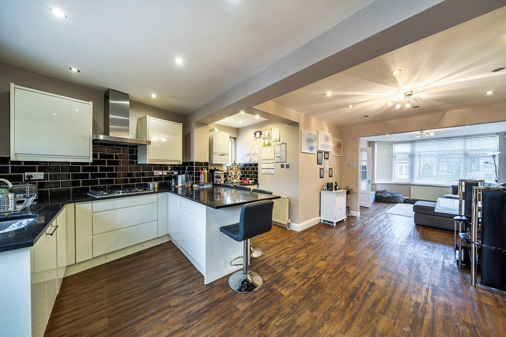 Property photo 3 of 21 1415338-11-69971F...