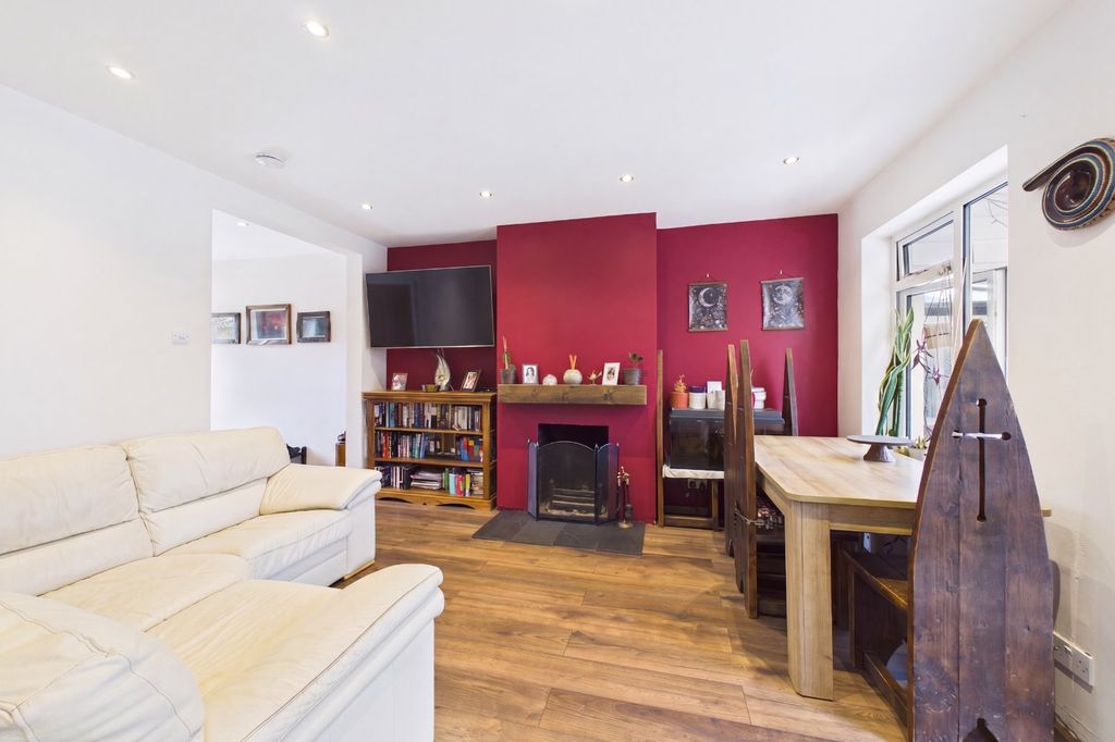 Property photo 2 of 12 Picture No. 07