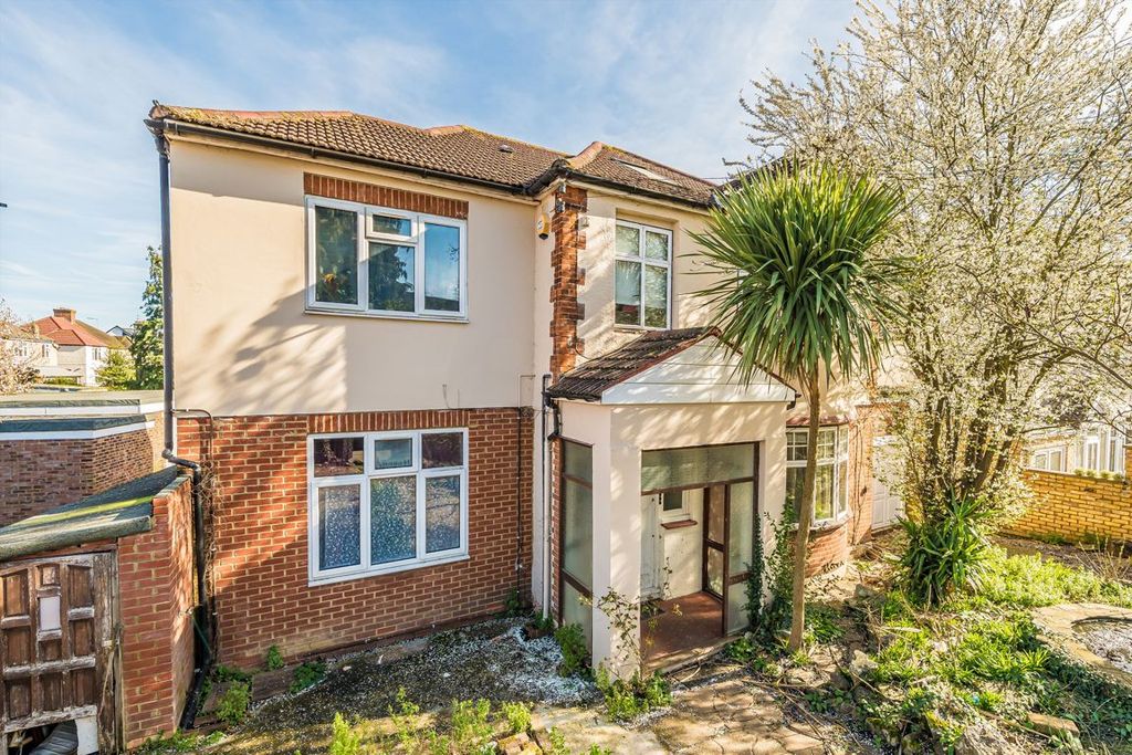 Property photo 1 of 3