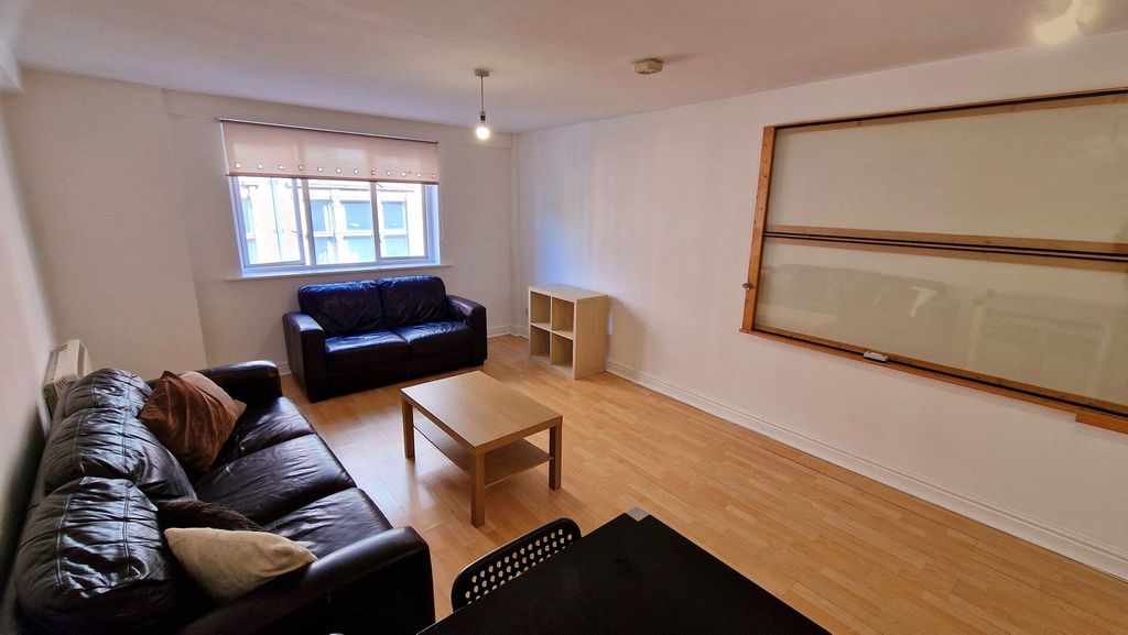 Property photo 3 of 41 Living Room