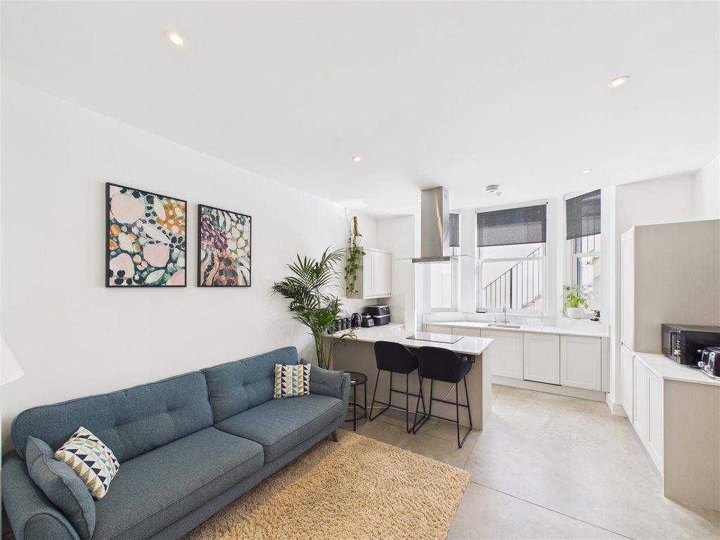 Property photo 3 of 10 5.Jpg