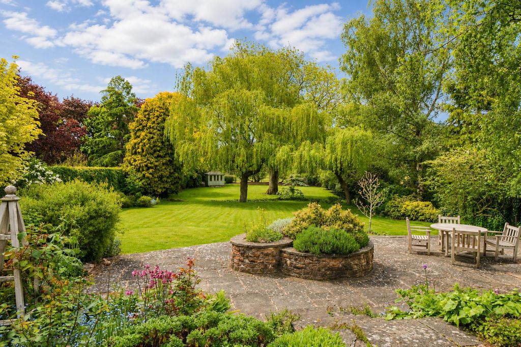Property photo 2 of 29 c1600001-31Fc-42Ac-97c5-7c87F496Ea2A.Png