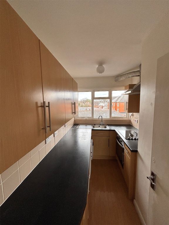 Property photo 2 of 8 Picture No. 04