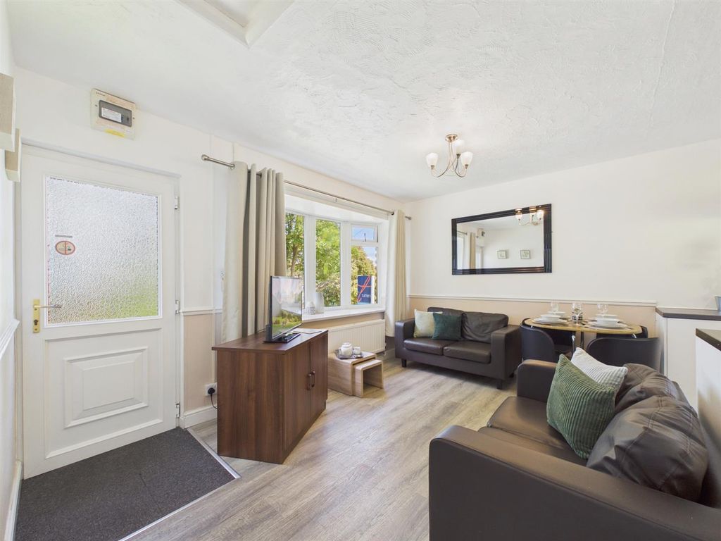 Property photo 2 of 9 L/K/D