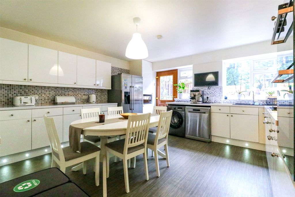Property photo 2 of 17 Picture No. 06