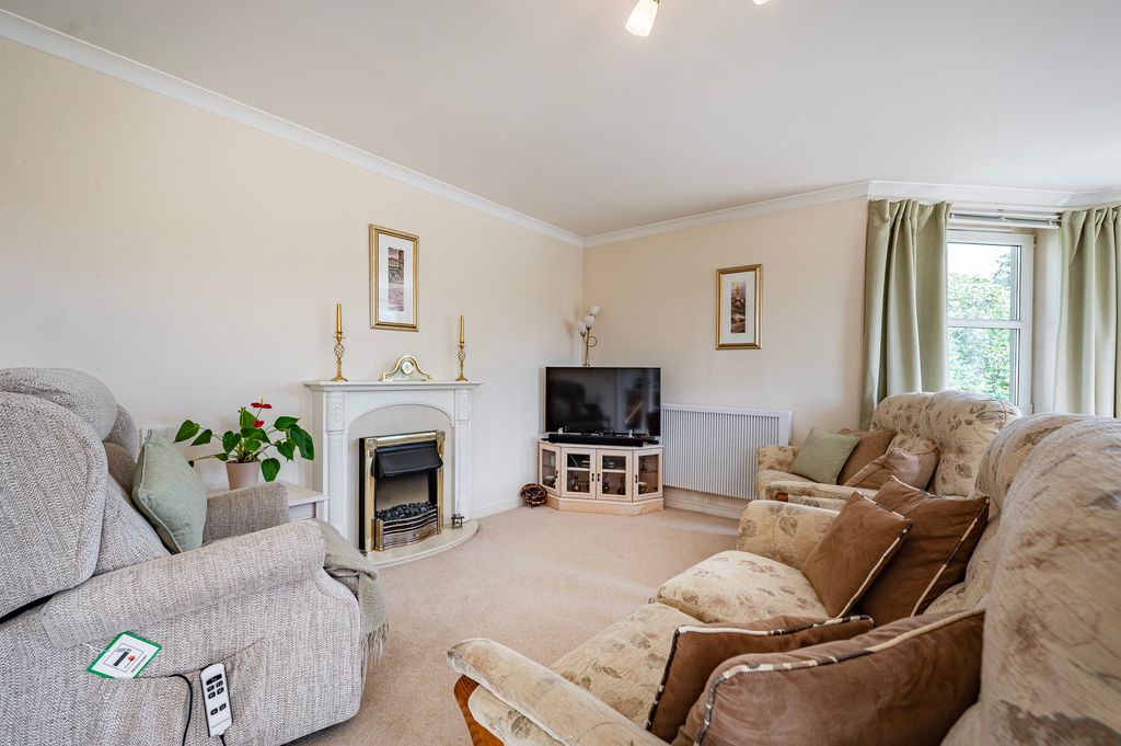 Property photo 2 of 38