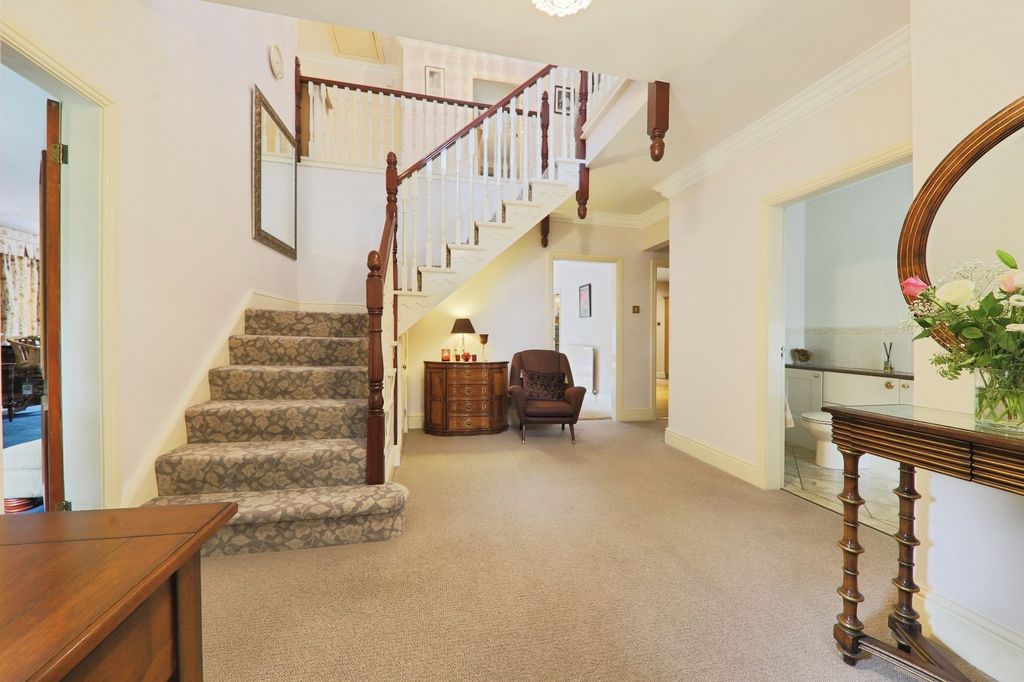 Property photo 2 of 30 4369793