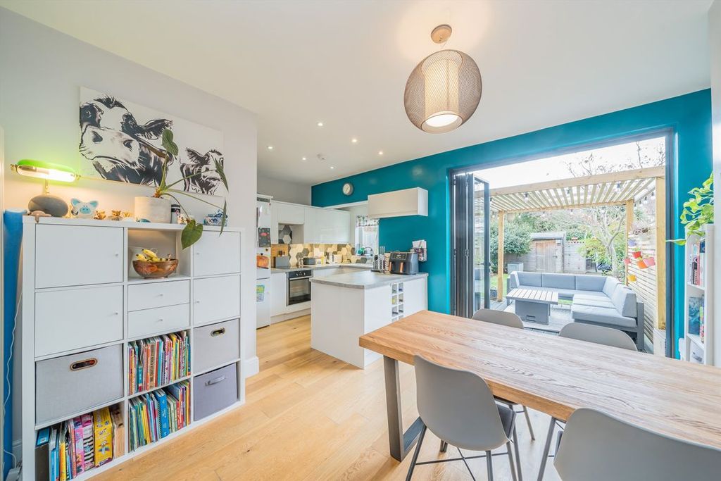 Property photo 3 of 7