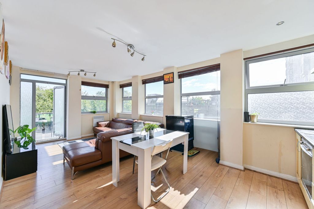 Property photo 1 of 14