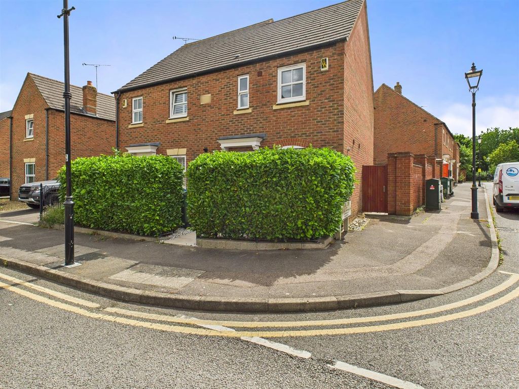 Property photo 1 of 11 Cam04907G0-Pr0267-Still014.Jpg