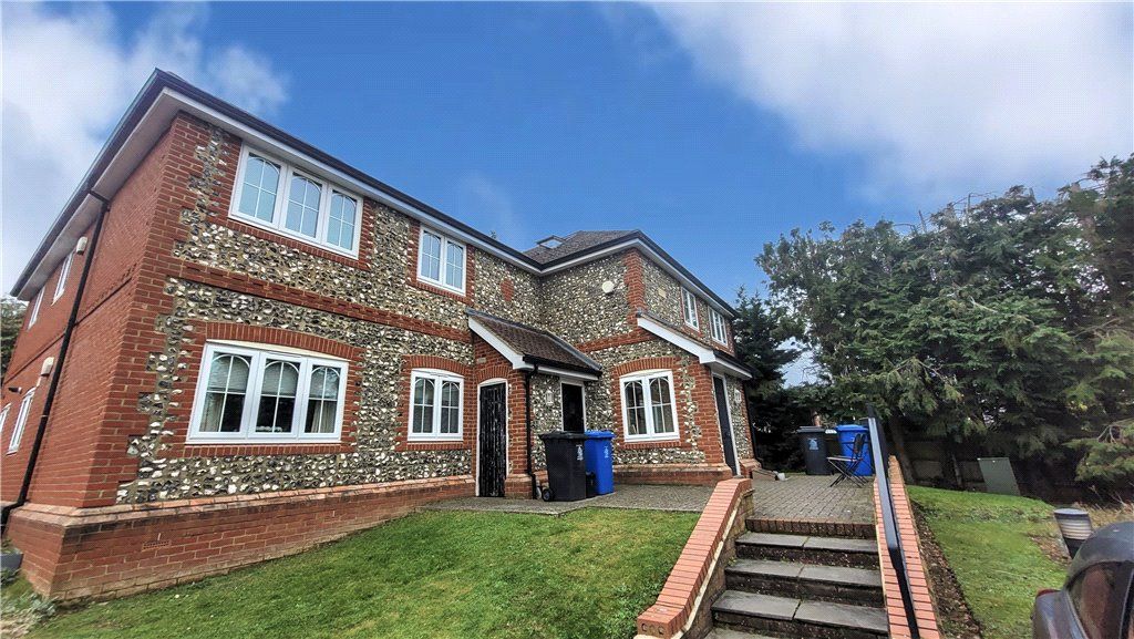 Property photo 1 of 10 Exterior