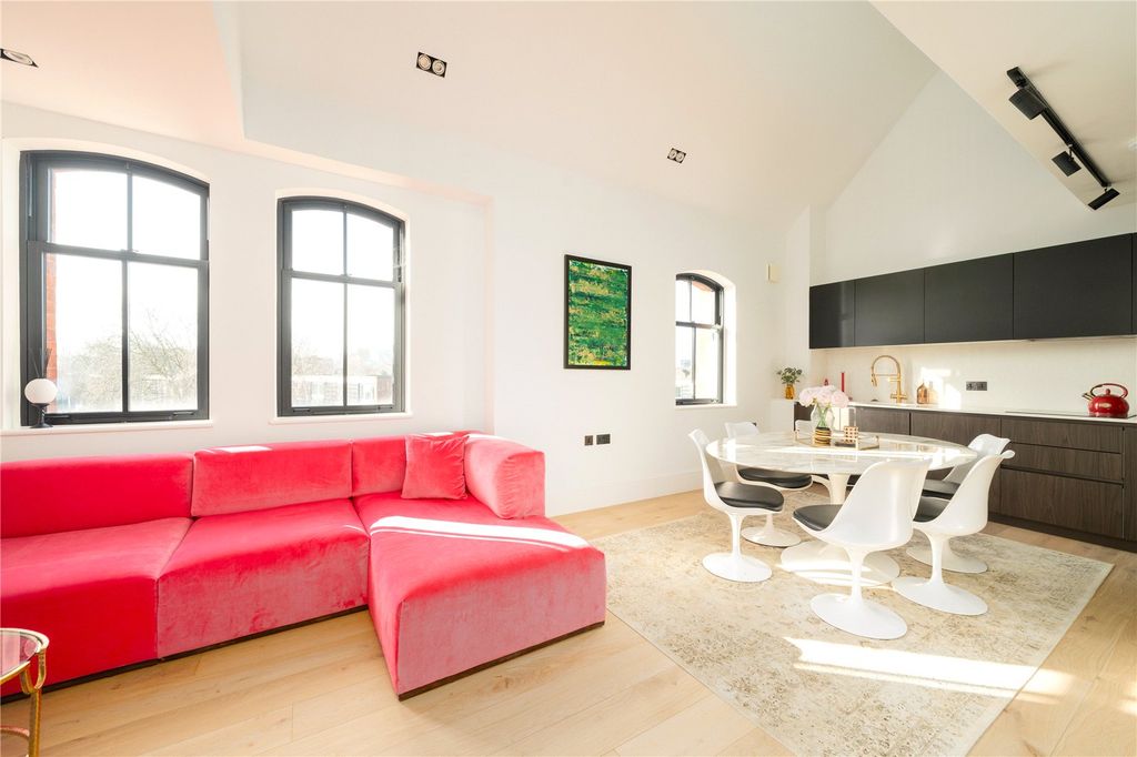 Property photo 2 of 13 Reception