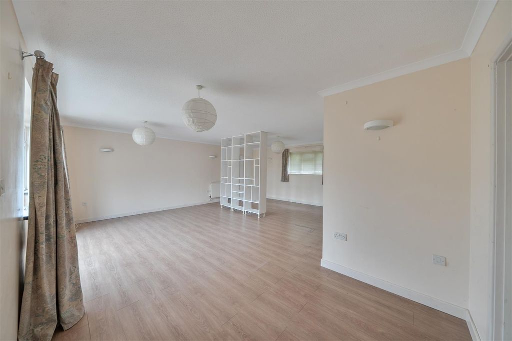 Property photo 3 of 45