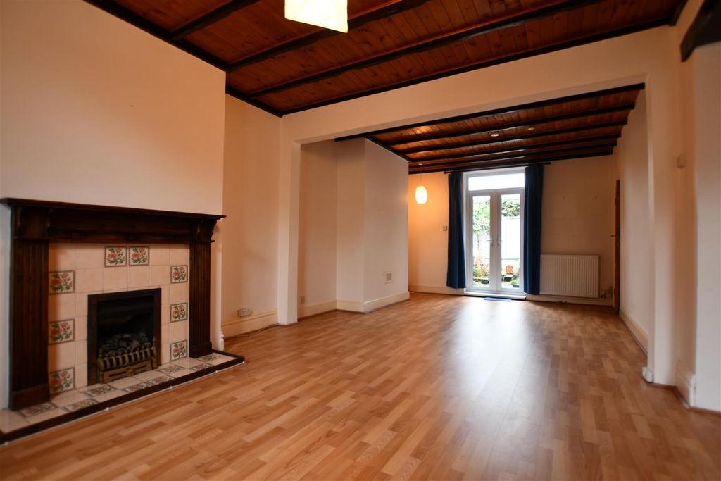 Property photo 2 of 12 Lounge