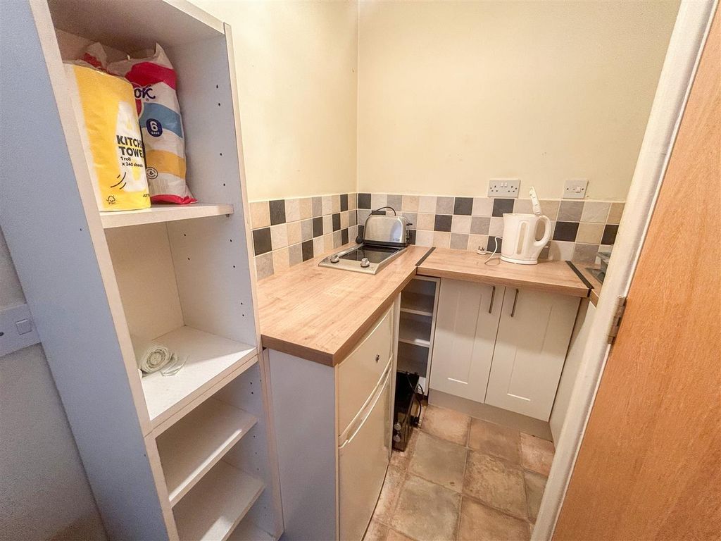 Property photo 3 of 5 Kitchen