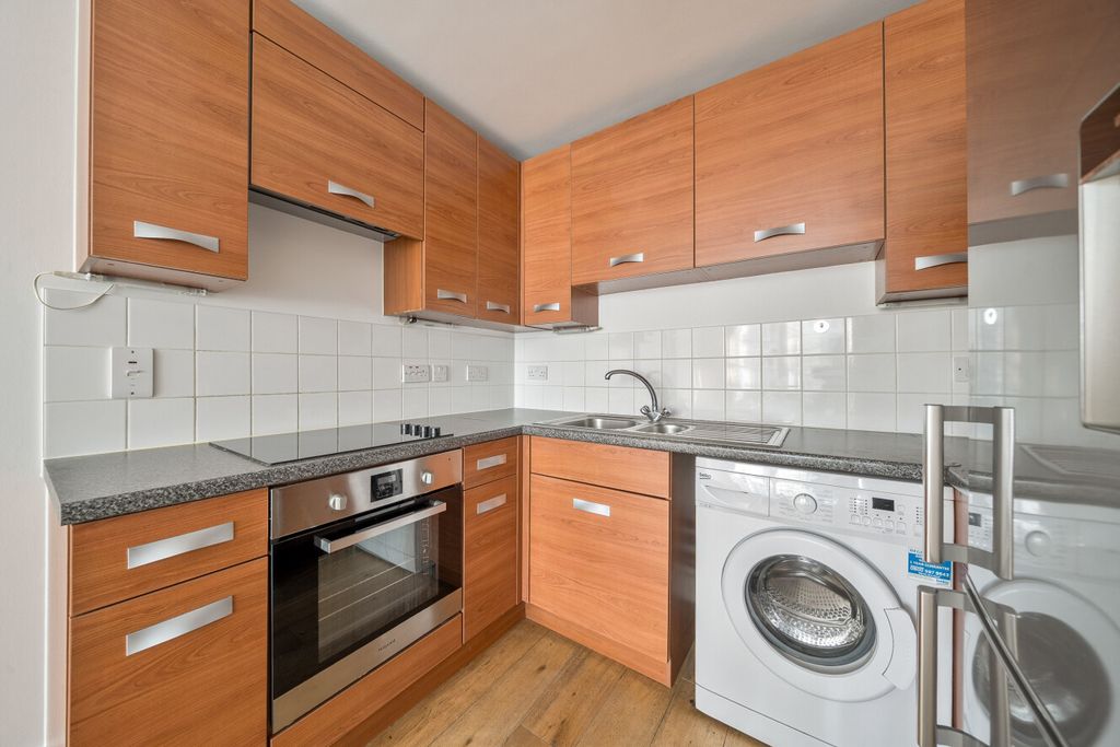 Property photo 3 of 19 1487282-11-6A47Ef...