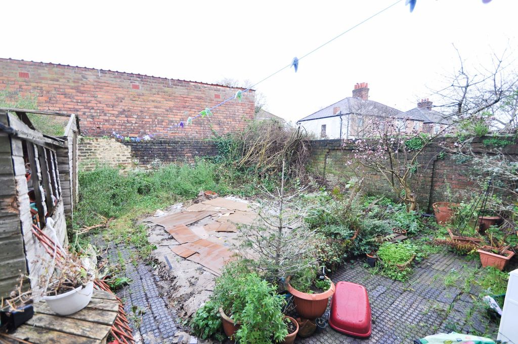 Property photo 3 of 34