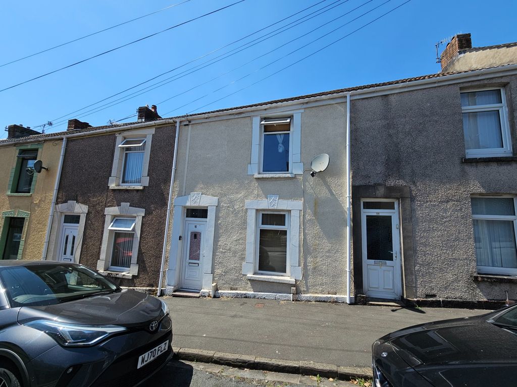 Property photo 1 of 8