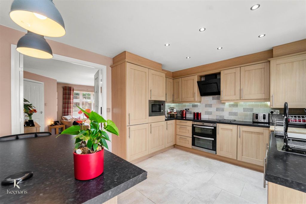 Property photo 2 of 34 Untitled-04142.Jpg