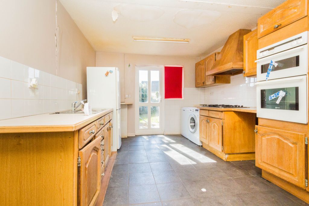 Property photo 3 of 11 Kitchen/Dining Room