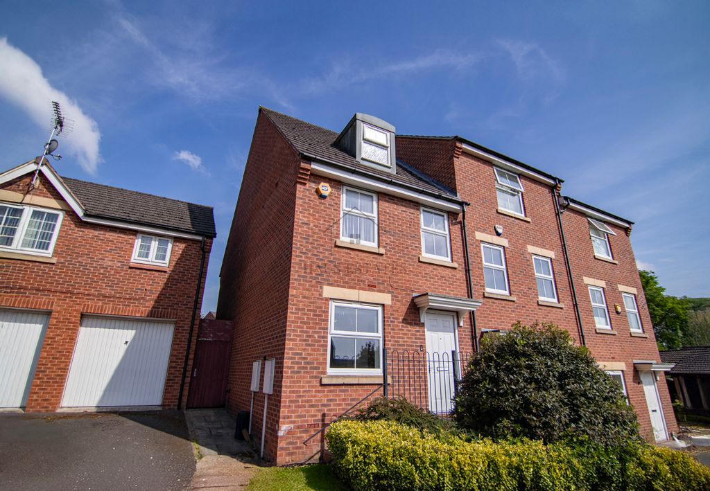 Property photo 1 of 15 External