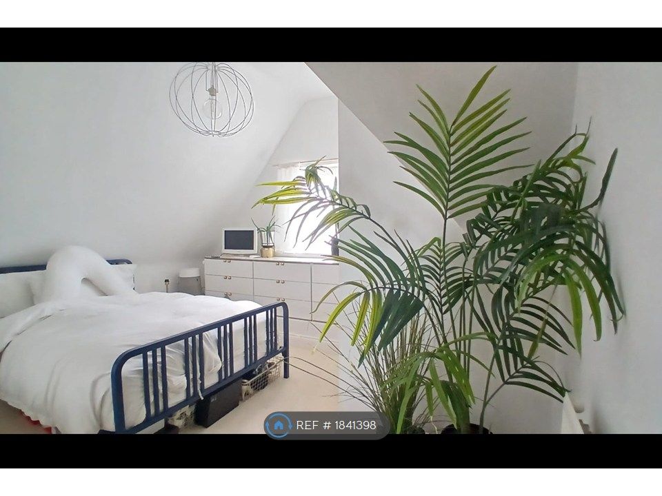 Property photo 3 of 13 Master Bedroom With Ensuite