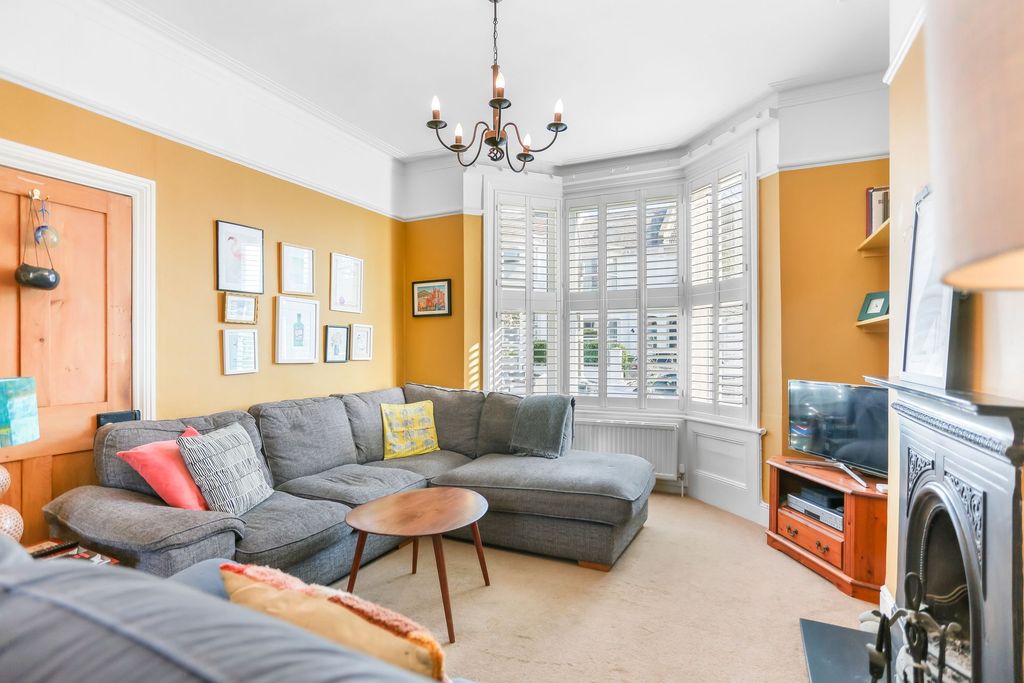 Property photo 2 of 22