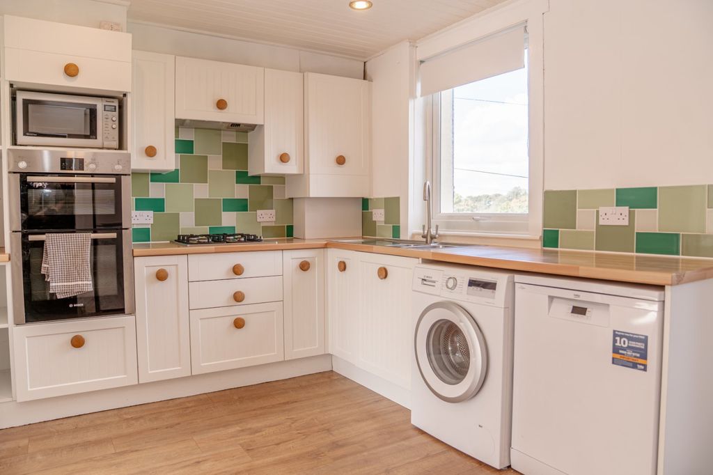 Property photo 3 of 17 Picture 3