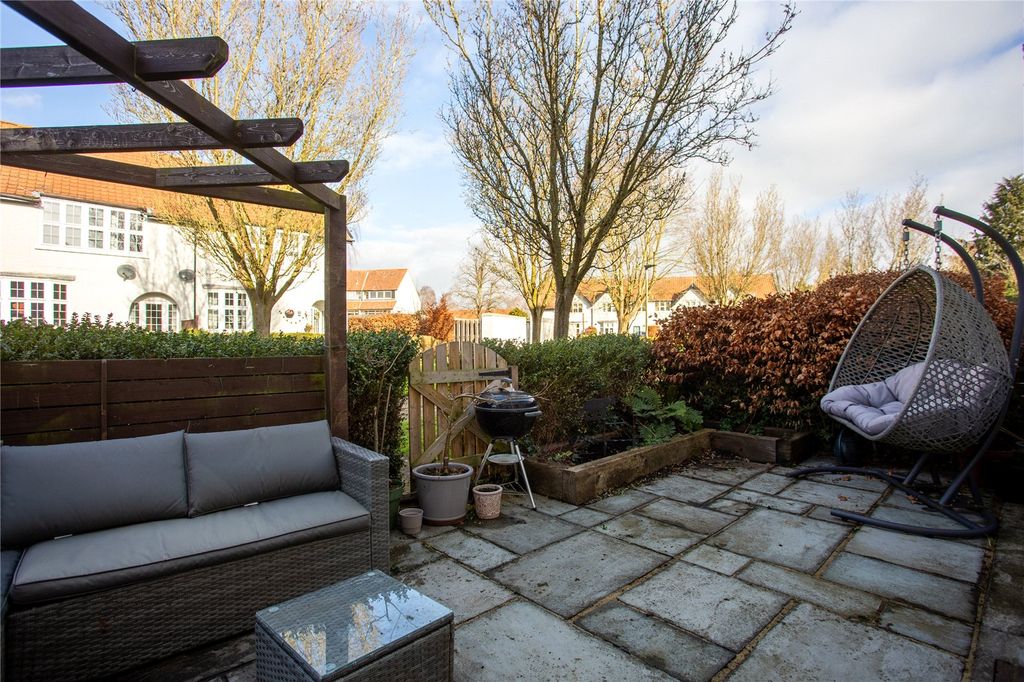 Property photo 3 of 12 Photo