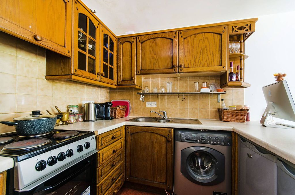 Property photo 3 of 4