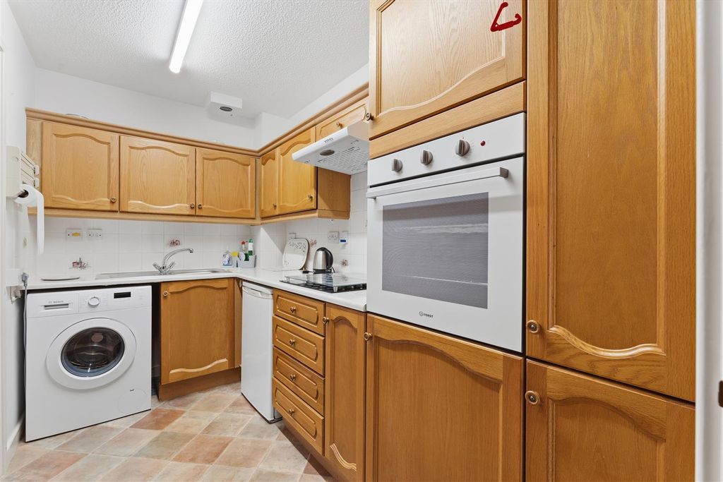 Property photo 3 of 18