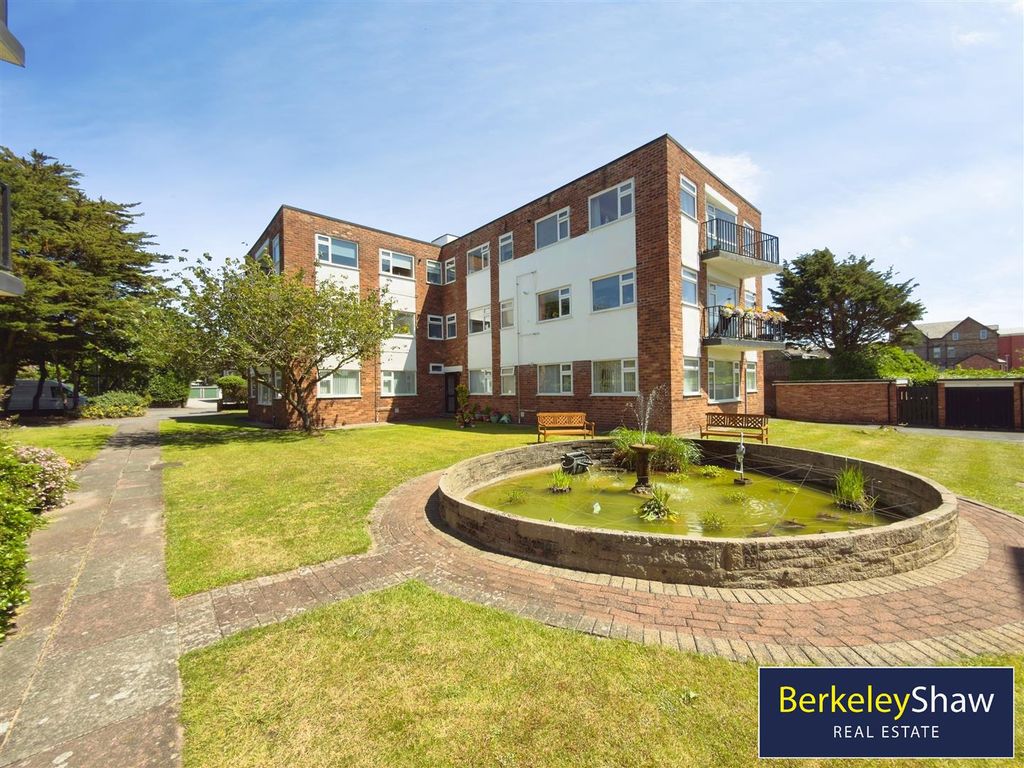 Property photo 1 of 19 49B2B49B-2-4E05-B118-75330D01Ca07-1657-000000209A4