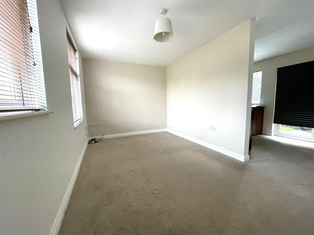 Property photo 3 of 13 Img_2261.Jpg