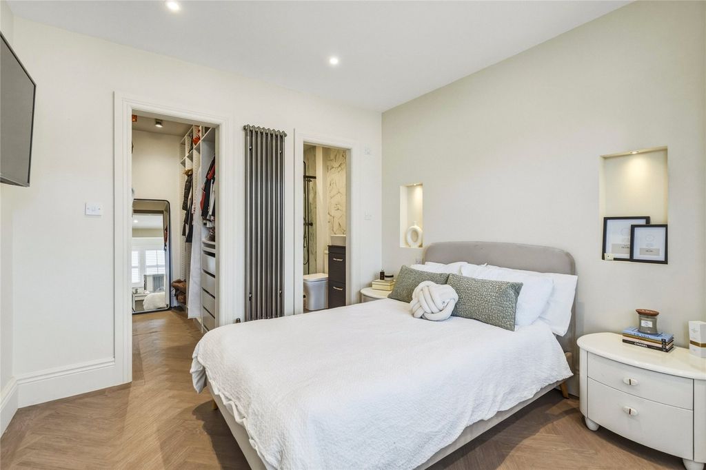 Additional image 14 of 5 bed detached house for saleThe Crescent, Loughton, Essex IG10