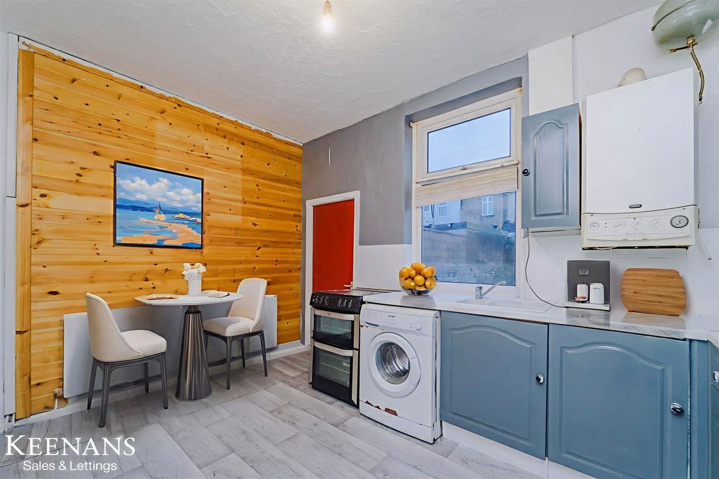 Property photo 2 of 17 Dsc08051 - Kitchen - Standard - 5.Jpg