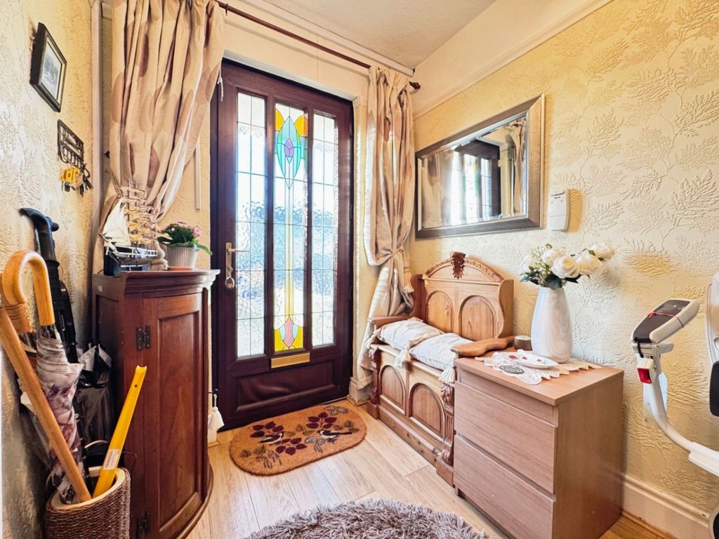 Property photo 2 of 35 3857593