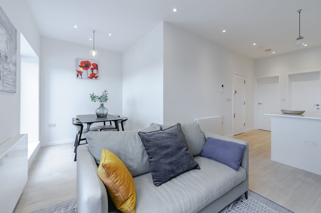 Property photo 2 of 16 Photo 13