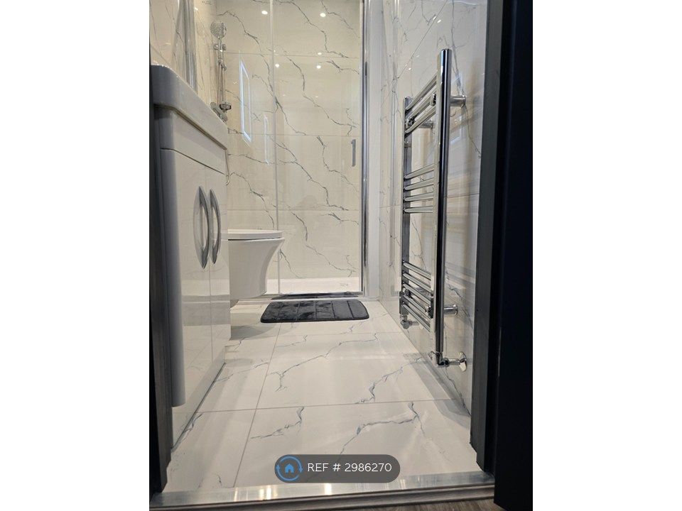 Property photo 3 of 12 Off-Suite Bathroom