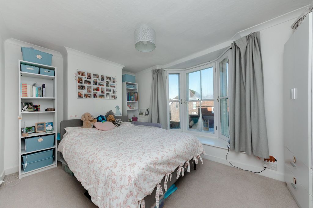 Property photo 3 of 18