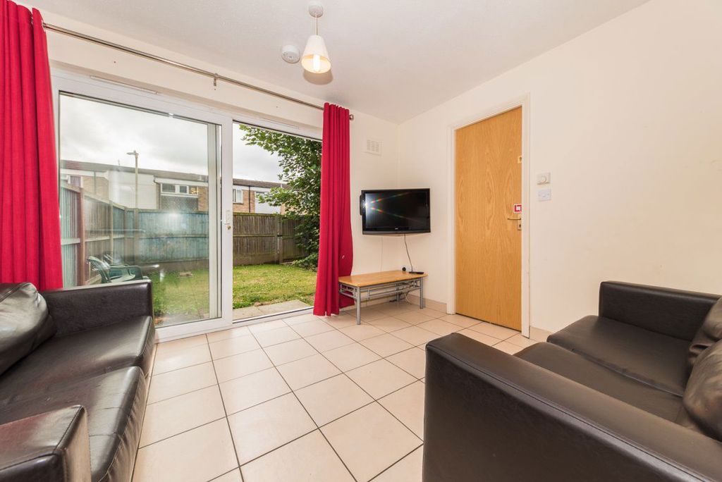 Property photo 1 of 28